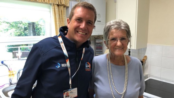 Andy Stevens And Della Buller 104Kb