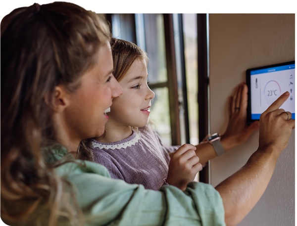 parent-and-child-using-electronic-heating-system